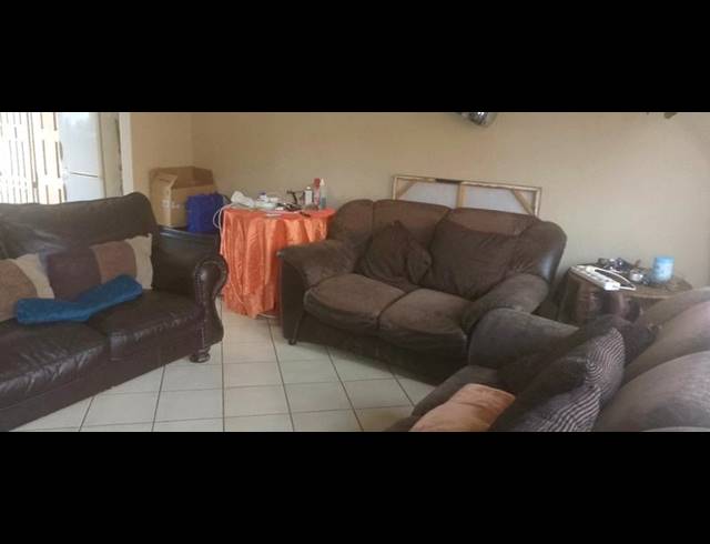 2 BEDROOM TOWNHOUSE FOR SALE IN WITPOORTJIE